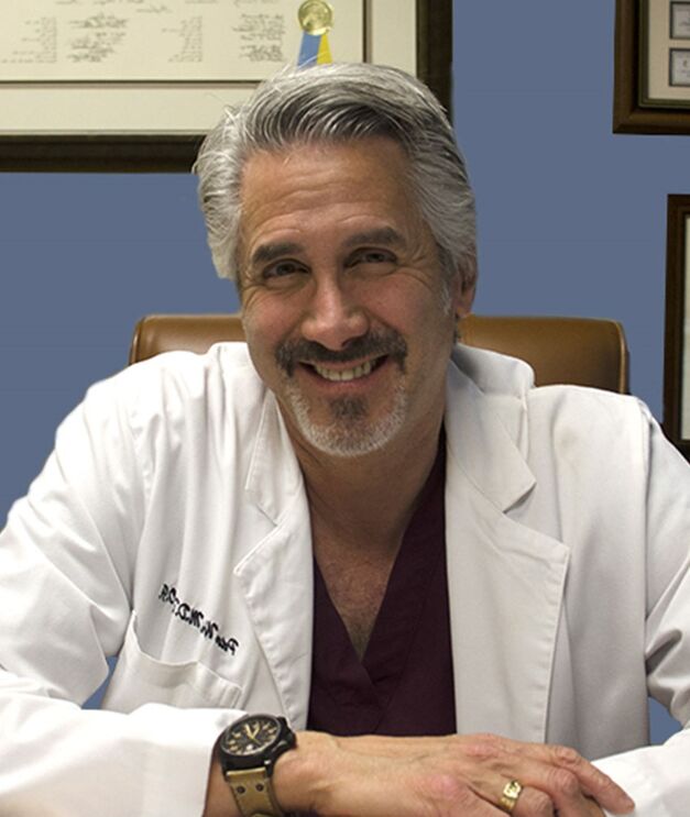 Médico Nutricionista Moises Fernández Cruz